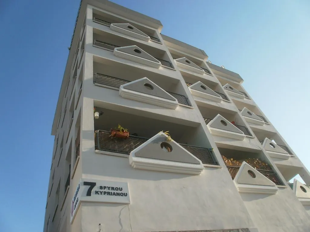 Alora Apartments Larnaca Kıbrıs