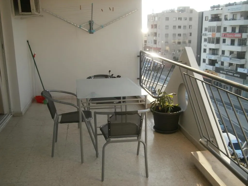 לרנקה Alora Apartments