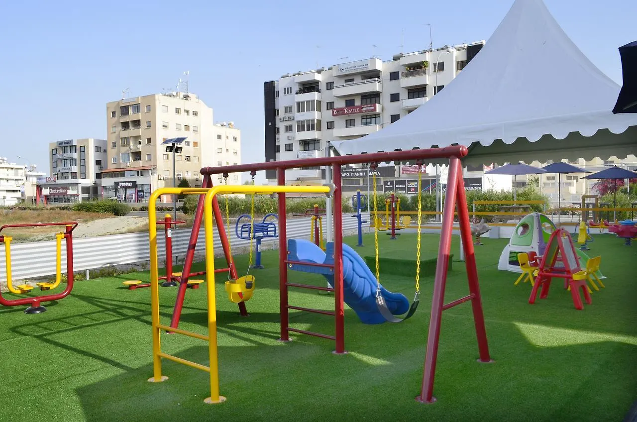 לרנקה Alora Apartments