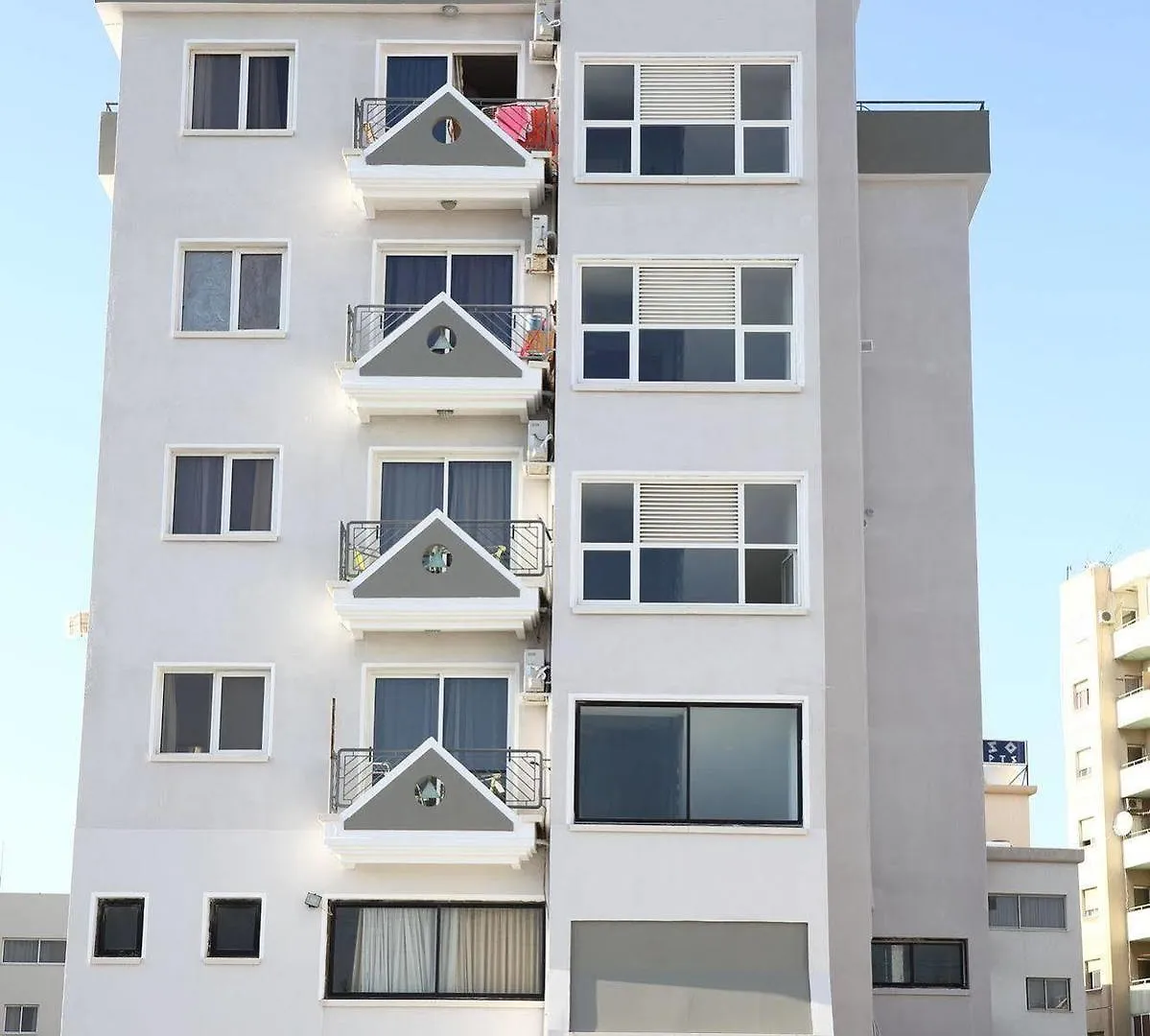 Alora Apartments Larnaca 0*,